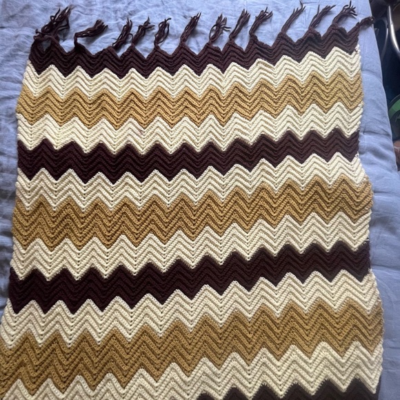 Vintage Crochet Zig Zag Wavy Afghan Blanket Handmade Chevron 1970s Retro - Picture 4 of 7
